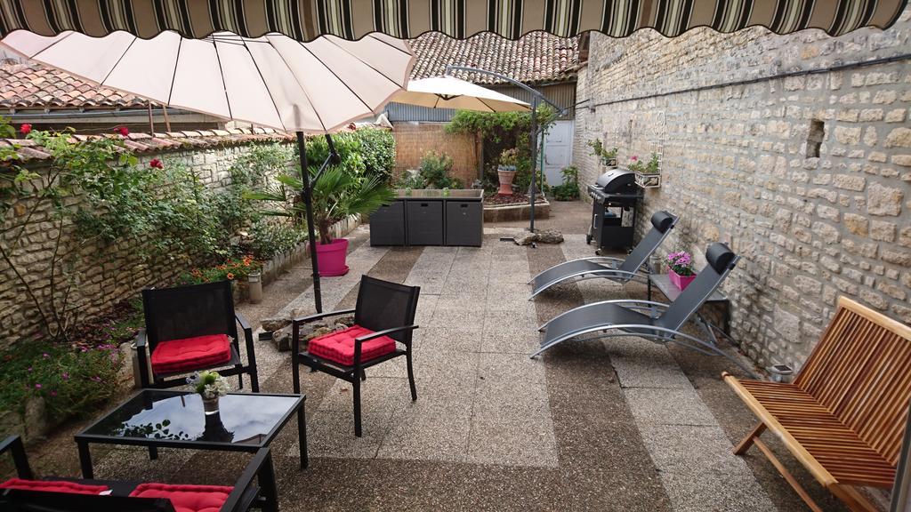 Maison Le Trefle Chef-Boutonne المظهر الخارجي الصورة